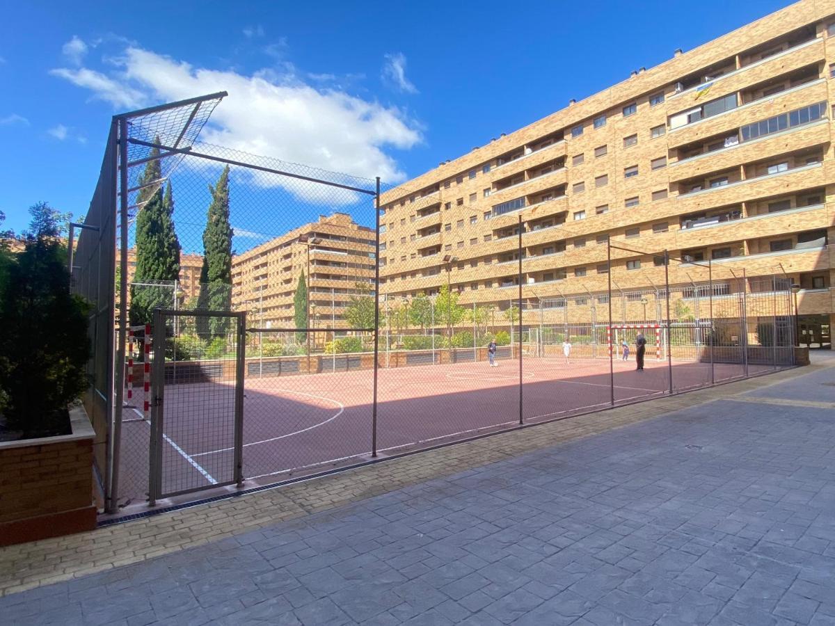 Aires De Toledo-Parque Warner Y Madrid En Familia Apartment Luaran gambar