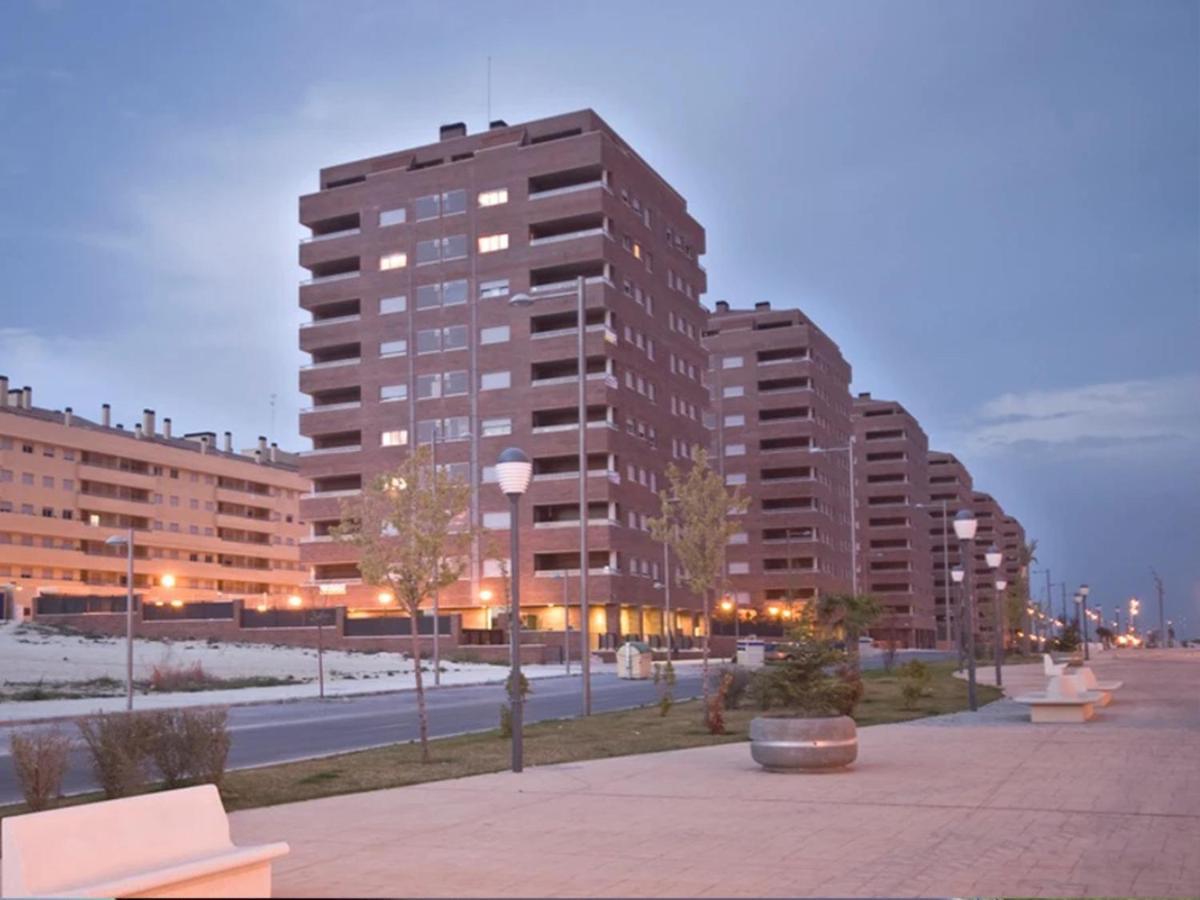Aires De Toledo-Parque Warner Y Madrid En Familia Apartment Luaran gambar