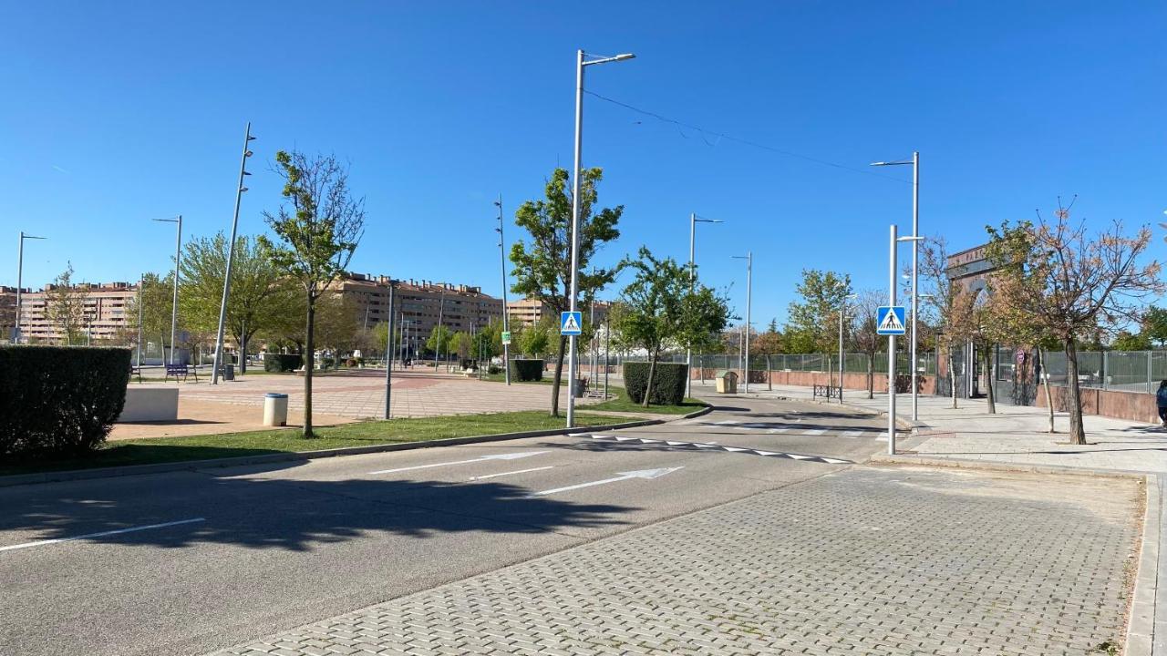 Aires De Toledo-Parque Warner Y Madrid En Familia Apartment Luaran gambar