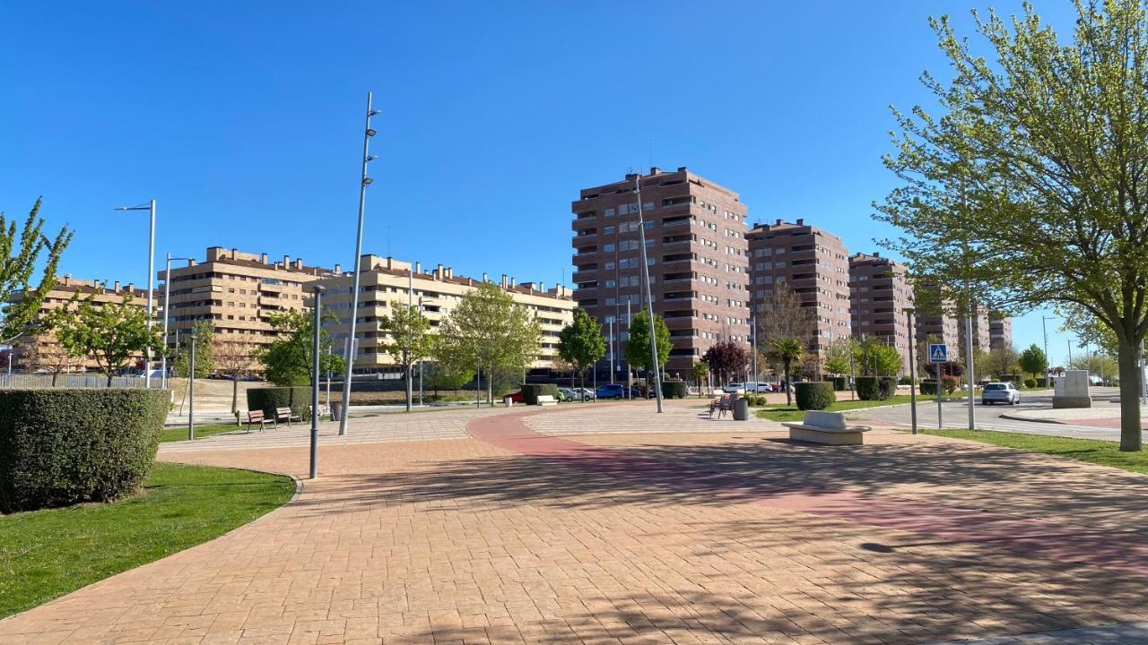 Aires De Toledo-Parque Warner Y Madrid En Familia Apartment Luaran gambar